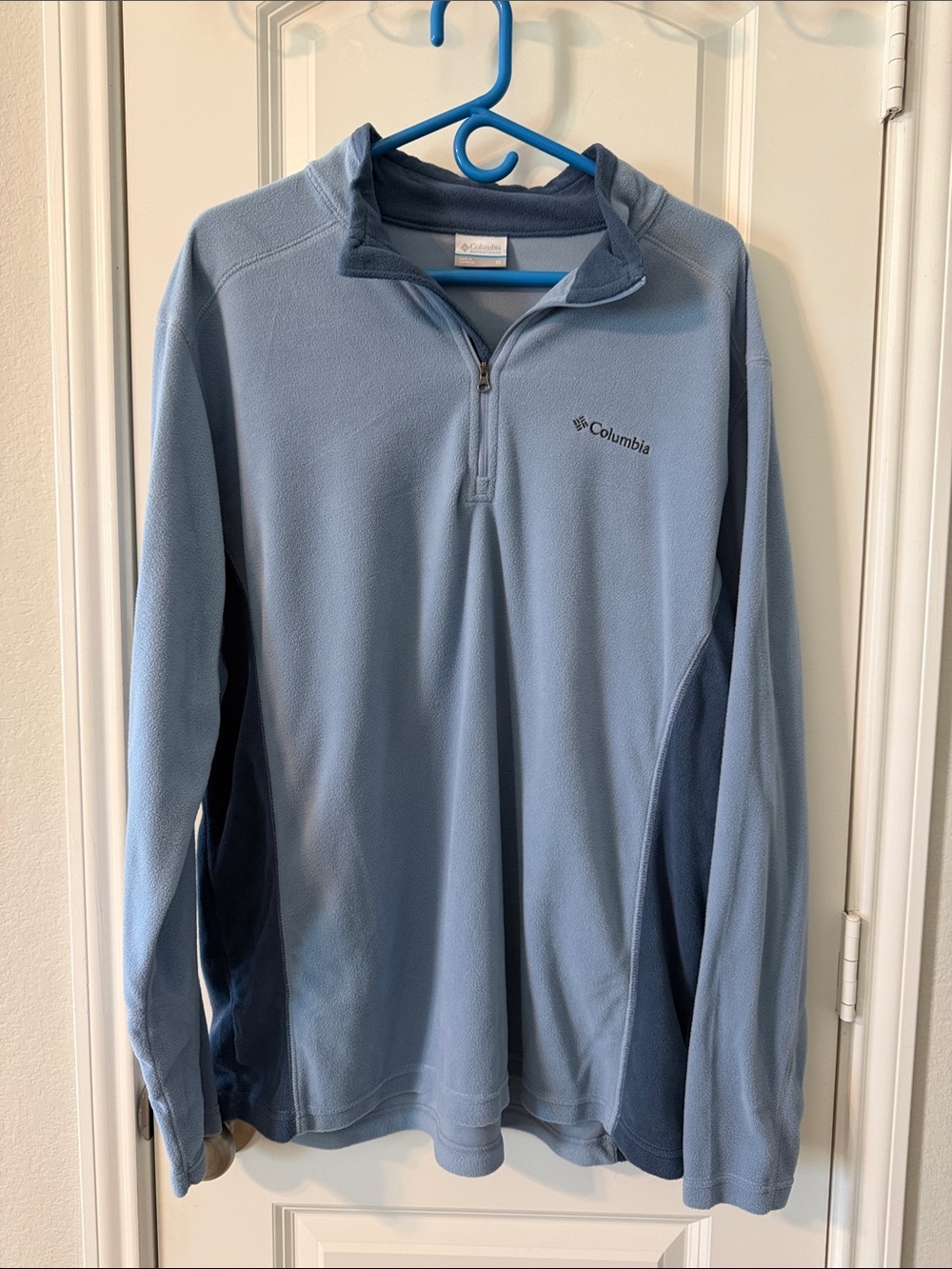 Columbia Light Blue and Dark Blue Quarter-Zip Performance Fleece